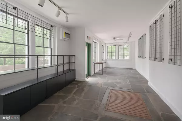 New Hope, PA 18938,76 S MAIN ST