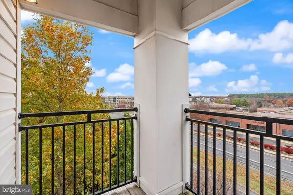 Chantilly, VA 20151,3840 LIGHTFOOT ST #449