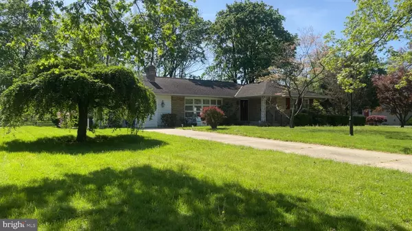 Pemberton, NJ 08068,2 CEDAR LN