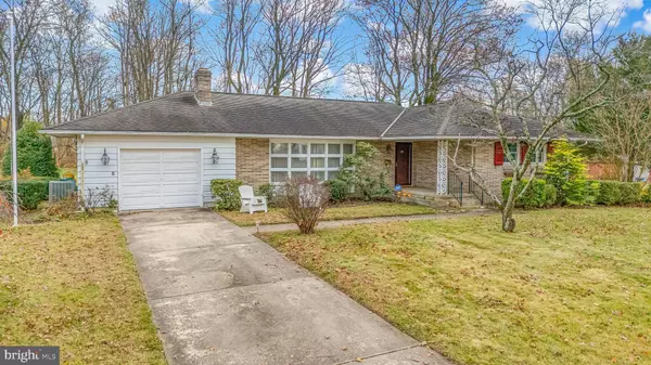 Pemberton, NJ 08068,2 CEDAR LN