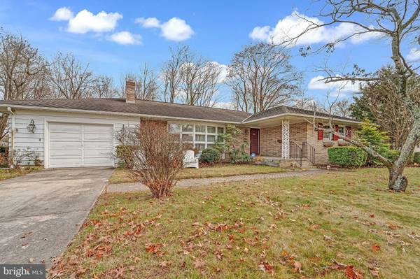 Pemberton, NJ 08068,2 CEDAR LN