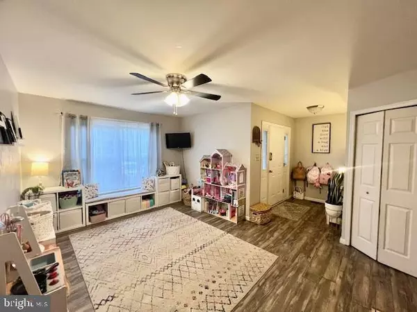 Royersford, PA 19468,180 DEER RUN CT