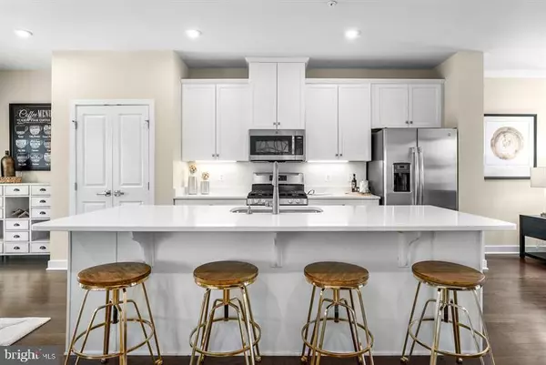 Baltimore, MD 21230,2200 KLOMAN ST #WATERFRONT STRAUSS