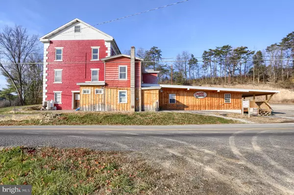 3095 TURKEY VALLEY RD, Mount Pleasant Mills, PA 17853