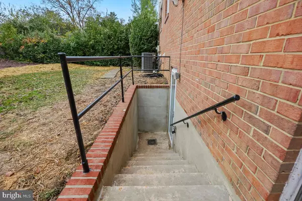 Vienna, VA 22182,8728-#BASEMENT OLD COURTHOUSE RD