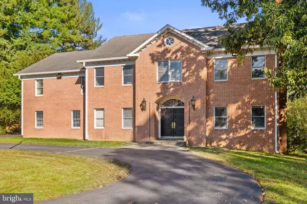 Mclean, VA 22102,9200 FALLS RUN RD