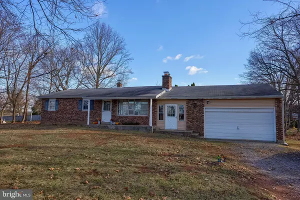 2110 VALLEY GREEN RD, Etters, PA 17319