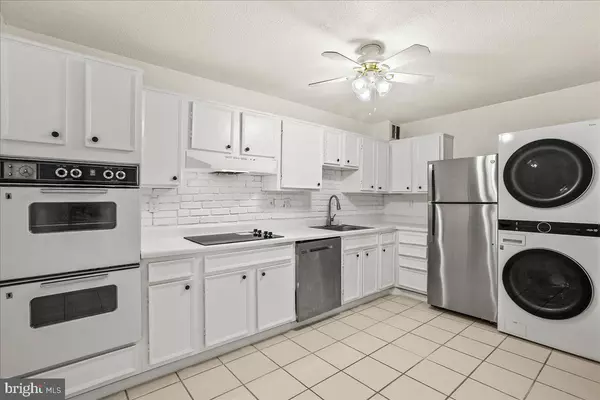 Alexandria, VA 22304,203 YOAKUM PKWY #519