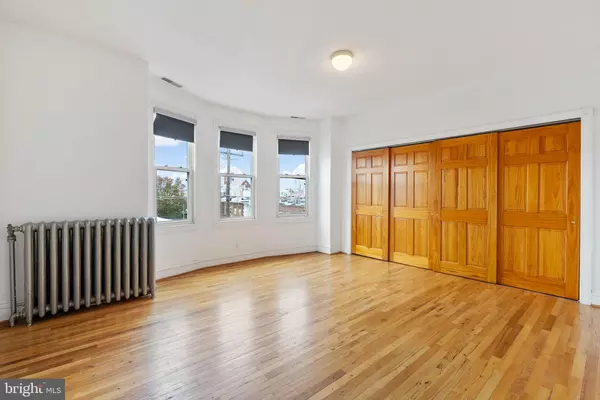 Philadelphia, PA 19148,732 TASKER ST #3