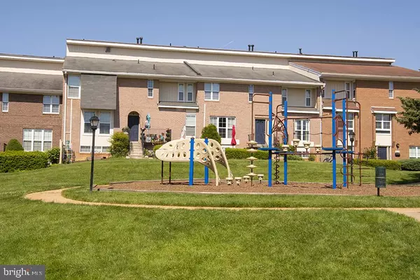 1699 YALE PL #2B-513, Rockville, MD 20850