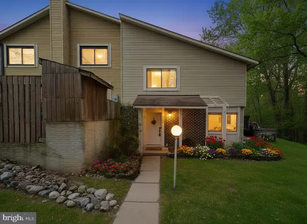 Burke, VA 22015,5602 SUMMER OAK WAY