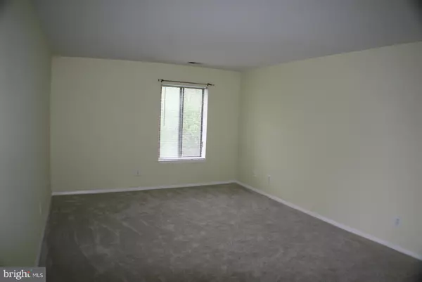 Rockville, MD 20852,5817 EDSON LN #202