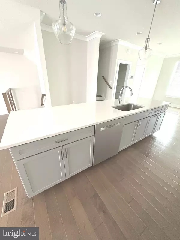 Chantilly, VA 20151,5266 RIDGEVIEW RETREAT DR