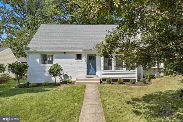 492 N LATHAM ST, Alexandria, VA 22304