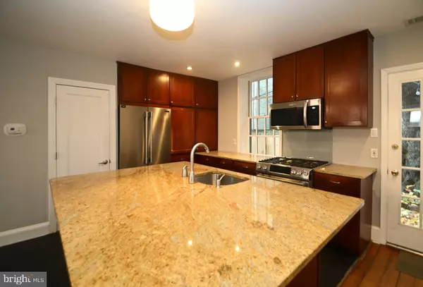 Philadelphia, PA 19147,504 KAUFFMAN ST