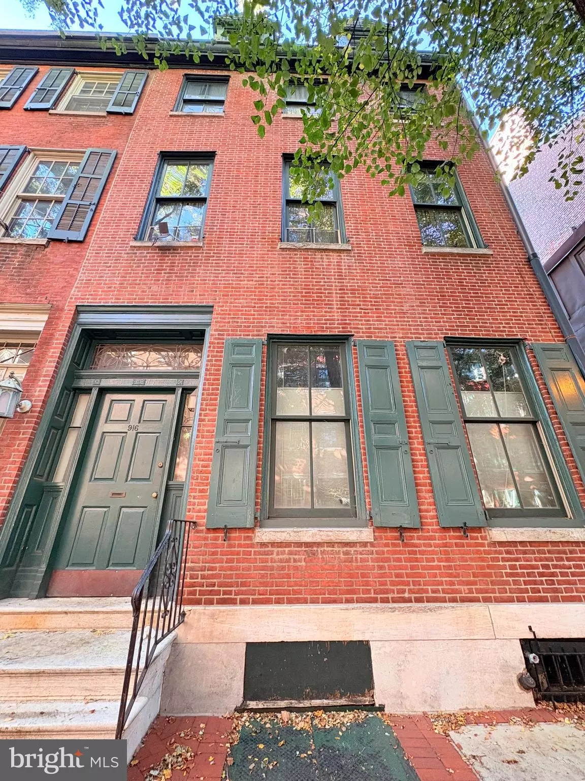 Philadelphia, PA 19107,916 CLINTON ST #3F