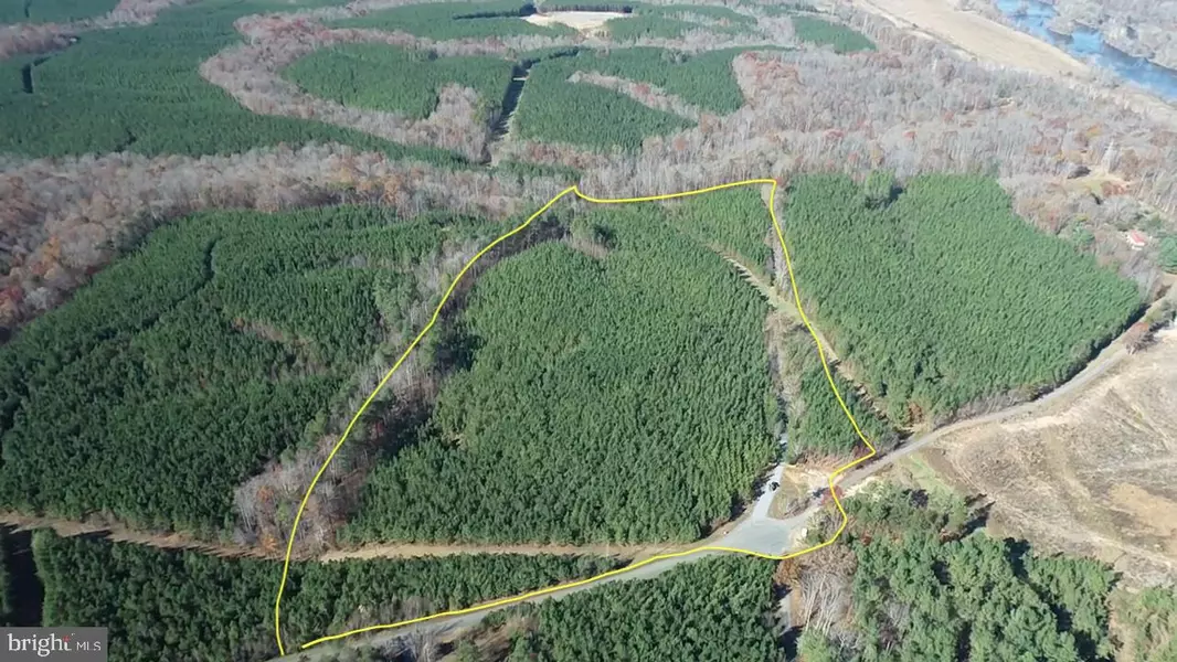 1 HARDWARE RD, Scottsville, VA 24562