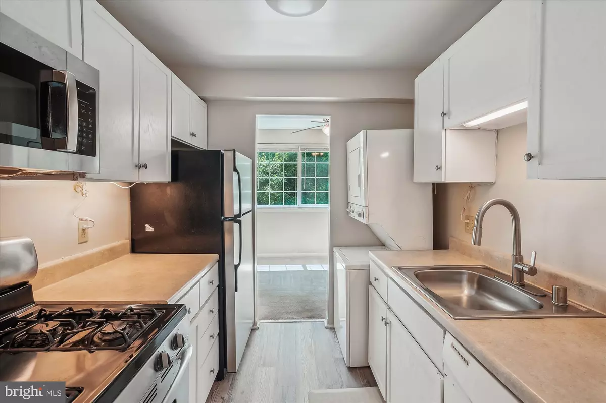 Woodbridge, VA 22192,1541 COLONIAL DR #203