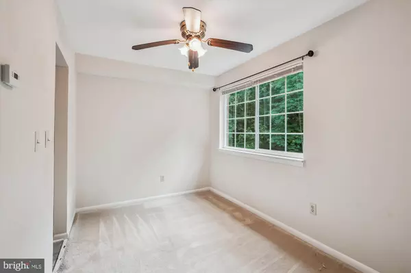 Woodbridge, VA 22192,1541 COLONIAL DR #203