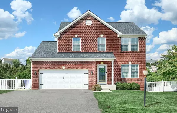 77 MALEK DR, Hanover, PA 17331