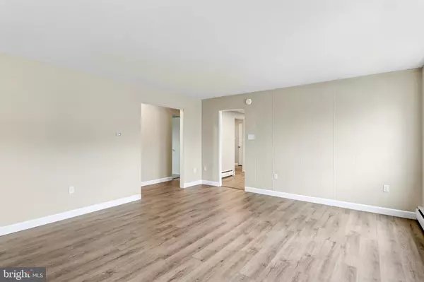 Mechanicsburg, PA 17050,218 S SPORTING HILL RD #B