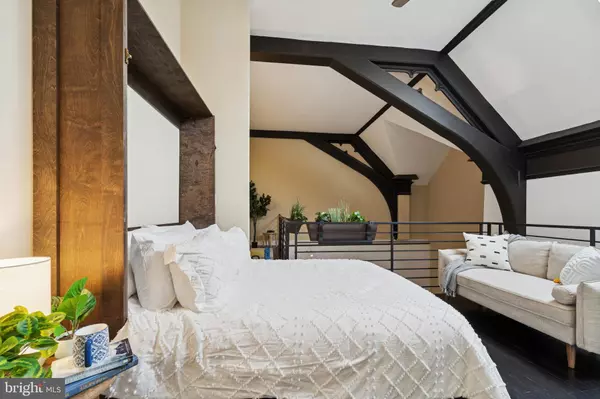 Philadelphia, PA 19130,1722 MOUNT VERNON ST #1