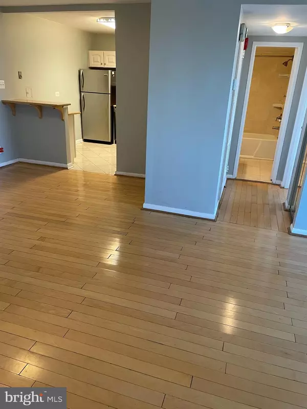 Bethesda, MD 20814,8315 N BROOK LN #2-1004