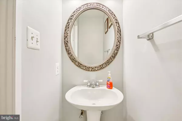 Woodbridge, VA 22192,2912 CAMBRIDGE DR