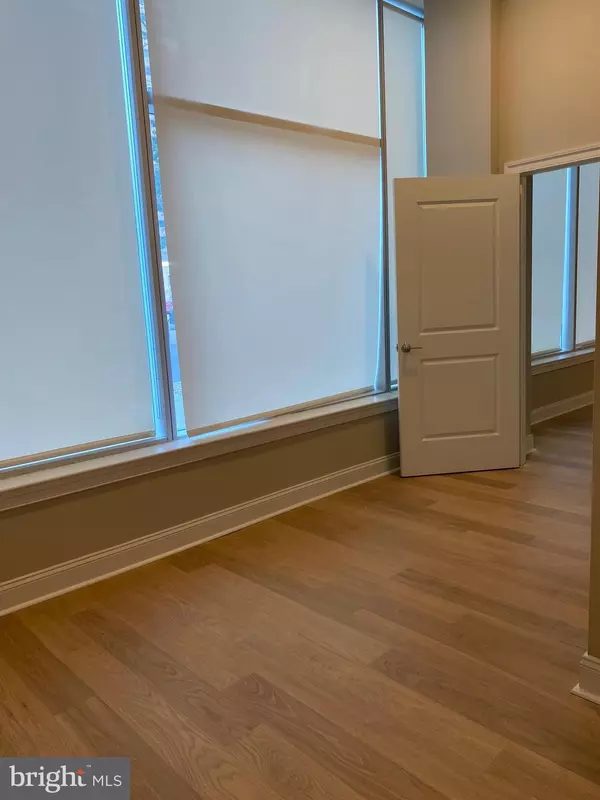 Philadelphia, PA 19103,1900-20 ARCH ST #106