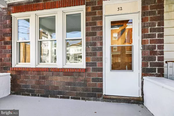 Saint Clair, PA 17970,32 S FRONT ST