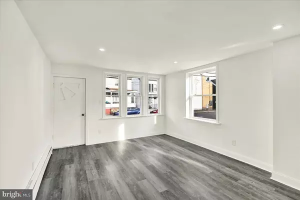 Saint Clair, PA 17970,32 S FRONT ST