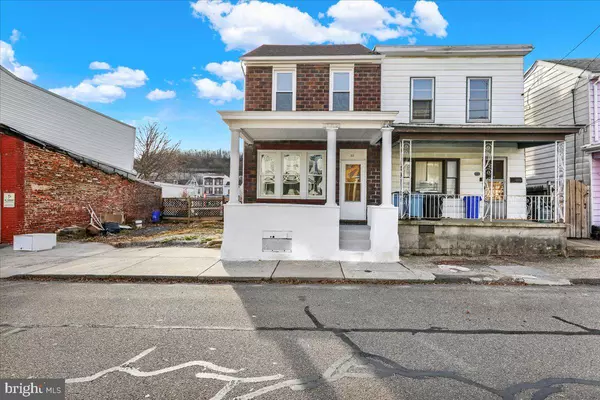 Saint Clair, PA 17970,32 S FRONT ST