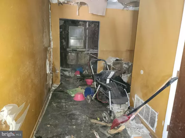 Baltimore, MD 21217,933 N MOUNT ST