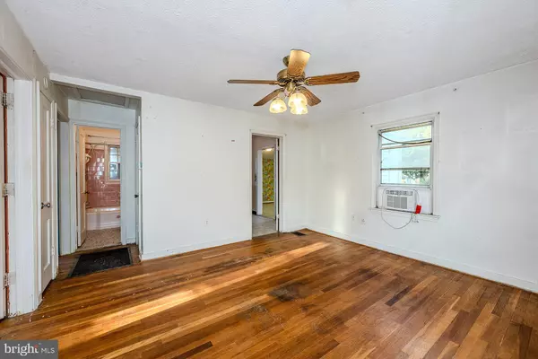 Arlington, VA 22207,1712 N CULPEPER ST