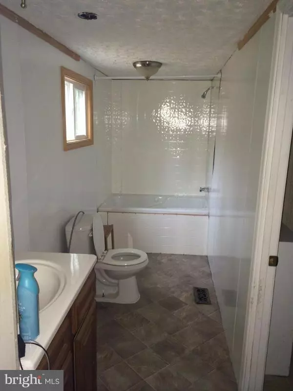 Louisa, VA 23093,227 CARSONS COR