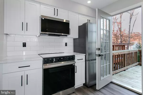 Herndon, VA 20170,1279 BOND ST