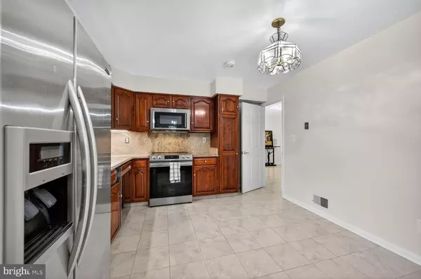 Rockville, MD 20853,15324 GEORGIAN SQUARE CT