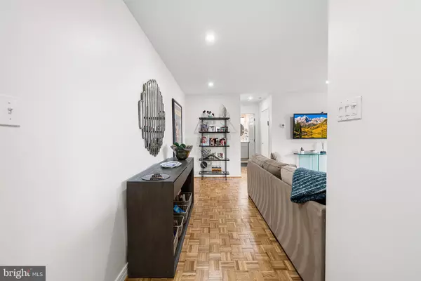 Narberth, PA 19072,1655 OAKWOOD DR #N420