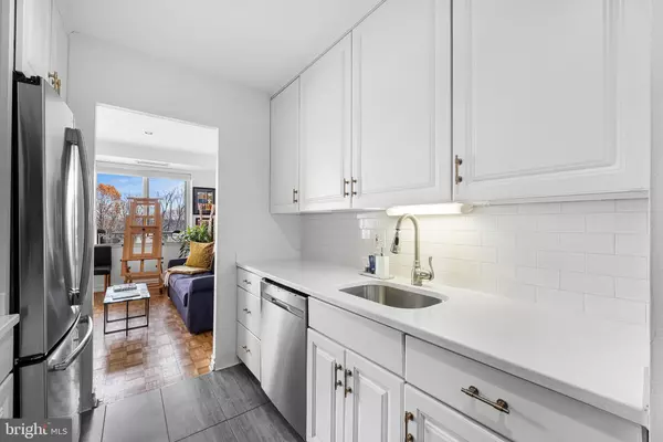 Narberth, PA 19072,1655 OAKWOOD DR #N420