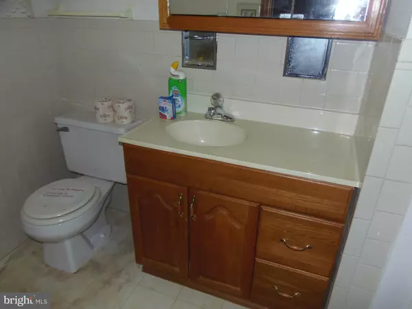 Cherry Hill, NJ 08034,16 CHURCHILL RD