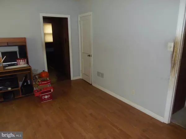 Cherry Hill, NJ 08034,16 CHURCHILL RD