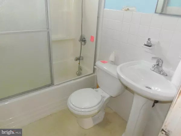 Cherry Hill, NJ 08034,16 CHURCHILL RD