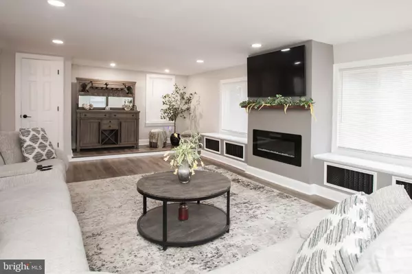 Hamilton, NJ 08620,239 MAIN ST