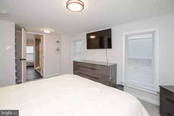 Hamilton, NJ 08620,239 MAIN ST