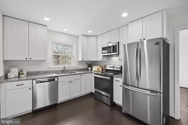 Herndon, VA 20170,359 LINDEN CT