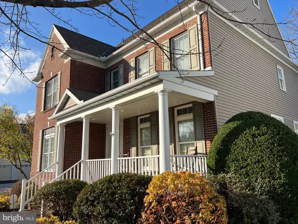 Lancaster, PA 17602,19 THICKET LN