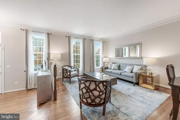 Ashburn, VA 20147,43893 SANDBURG SQ