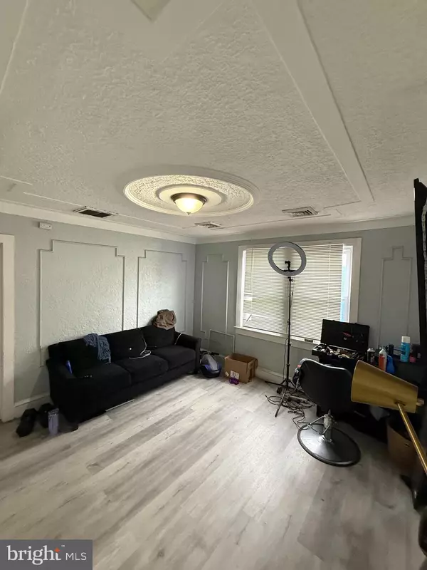 Pennsville, NJ 08070,178 N BROADWAY APT #3