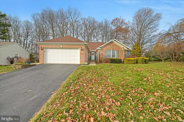 100 FOREST GLEN CIR, Port Matilda, PA 16870