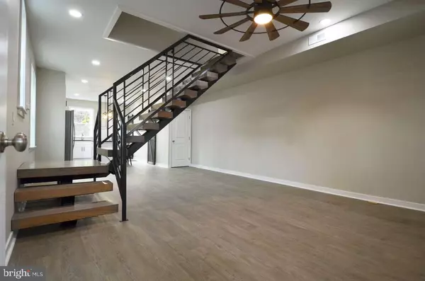 Philadelphia, PA 19143,914 S 54TH ST